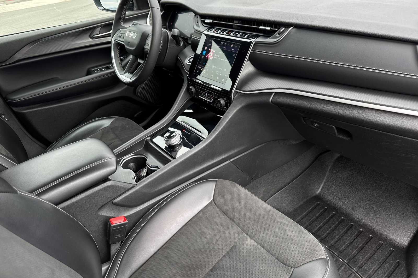 2023 Jeep Grand Cherokee L Altitude X 4x4