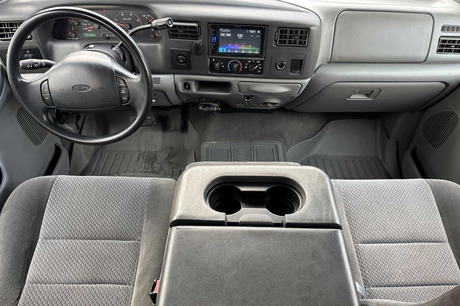 2002 Ford Super Duty F-350 DRW XL