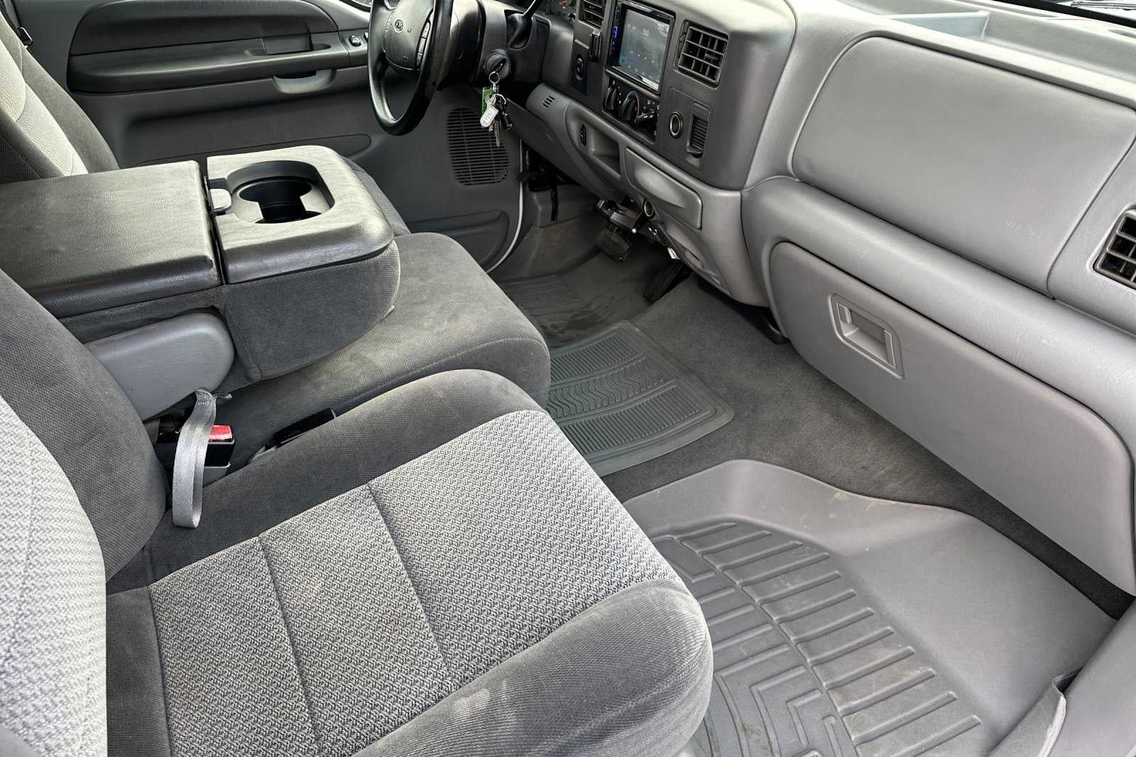 2002 Ford Super Duty F-350 DRW XL