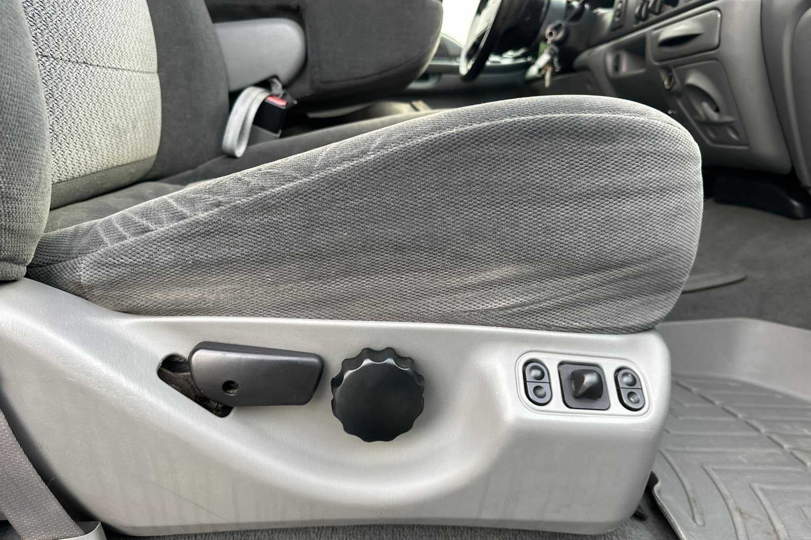 2002 Ford Super Duty F-350 DRW XL