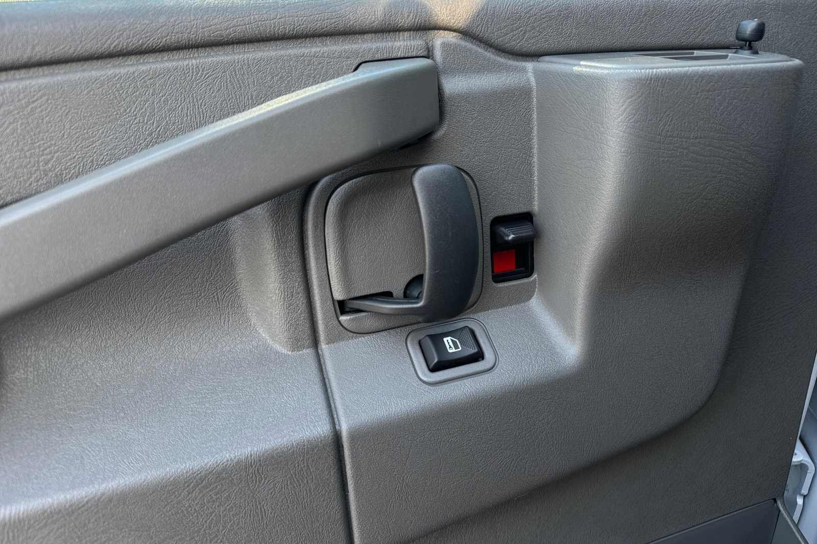 2025 Chevrolet Express Cargo Base
