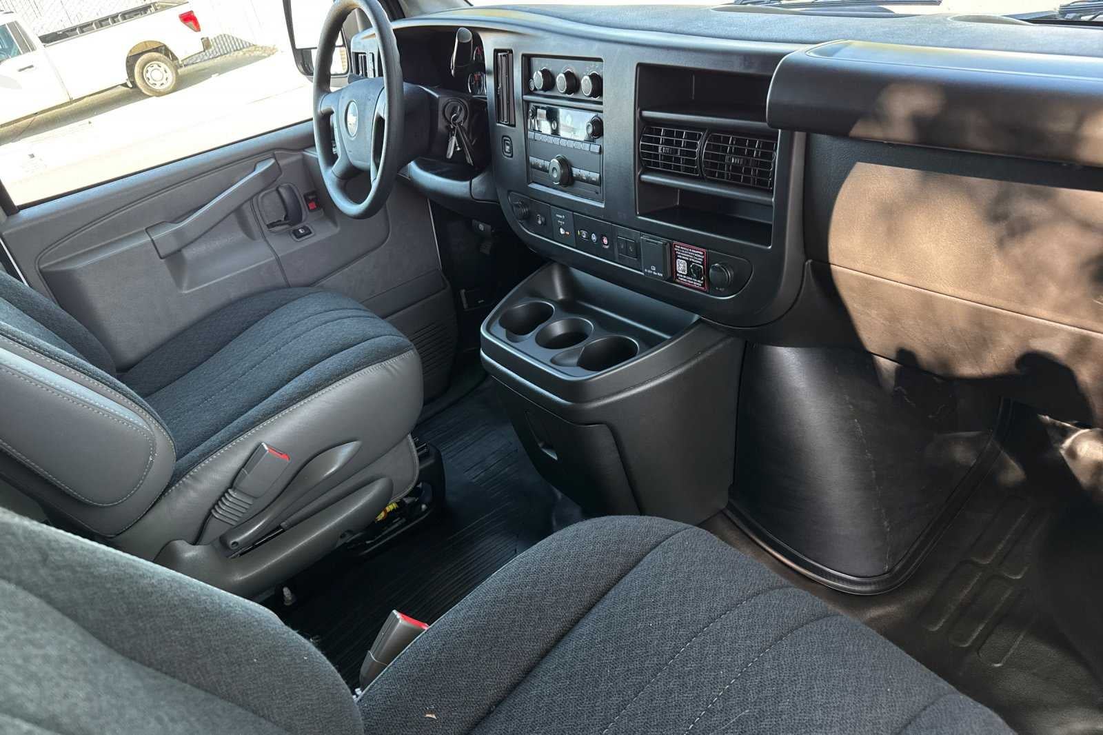2025 Chevrolet Express Cargo Base