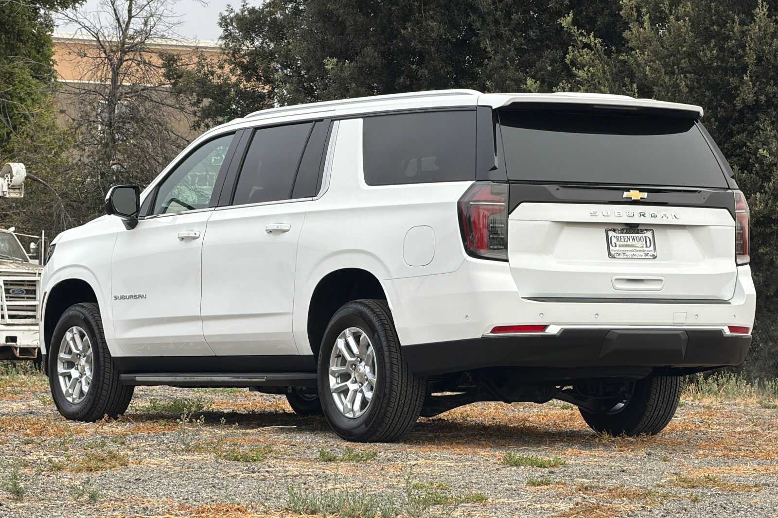 2026 Chevrolet Suburban LS