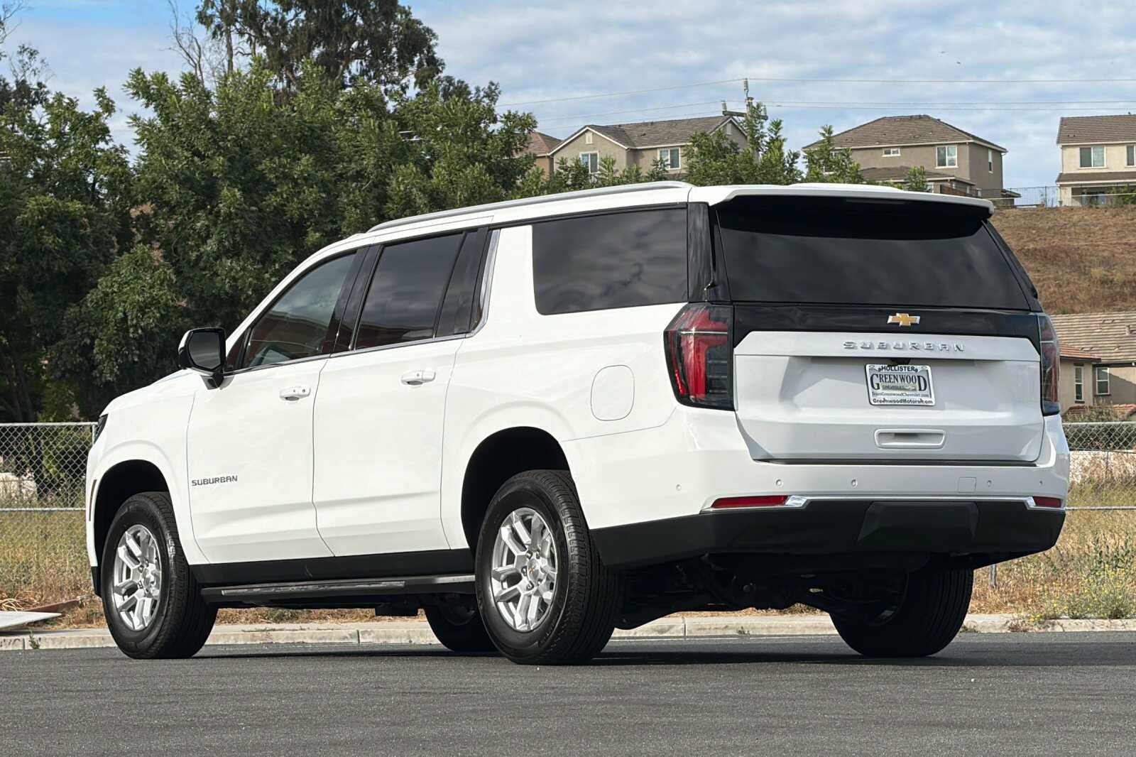 2026 Chevrolet Suburban LS