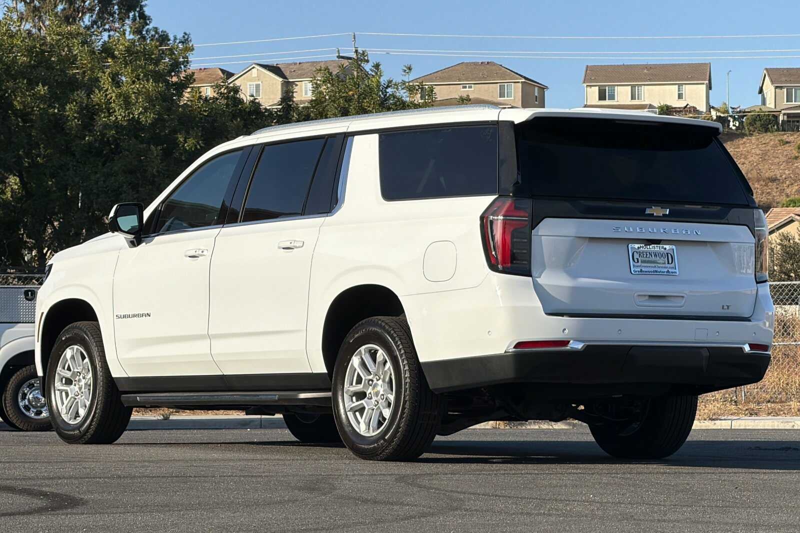 2026 Chevrolet Suburban LT