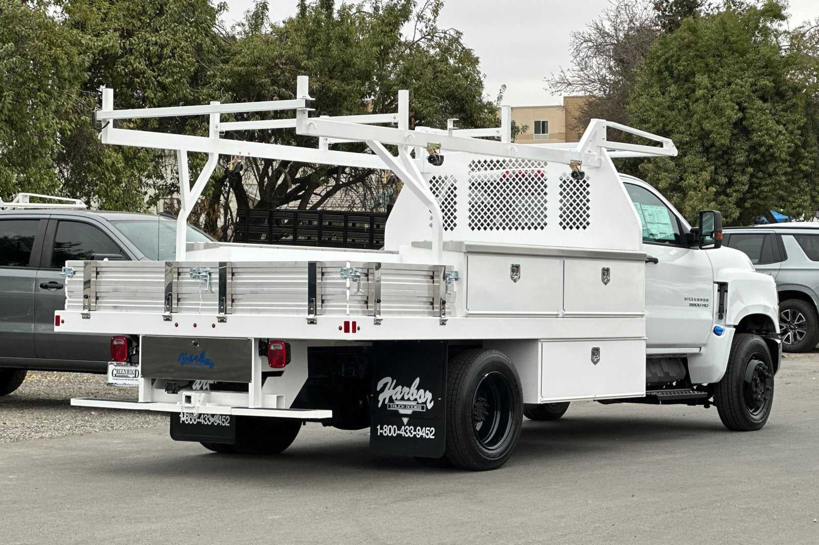 2023 Chevrolet Silverado 5500 HD Work Truck