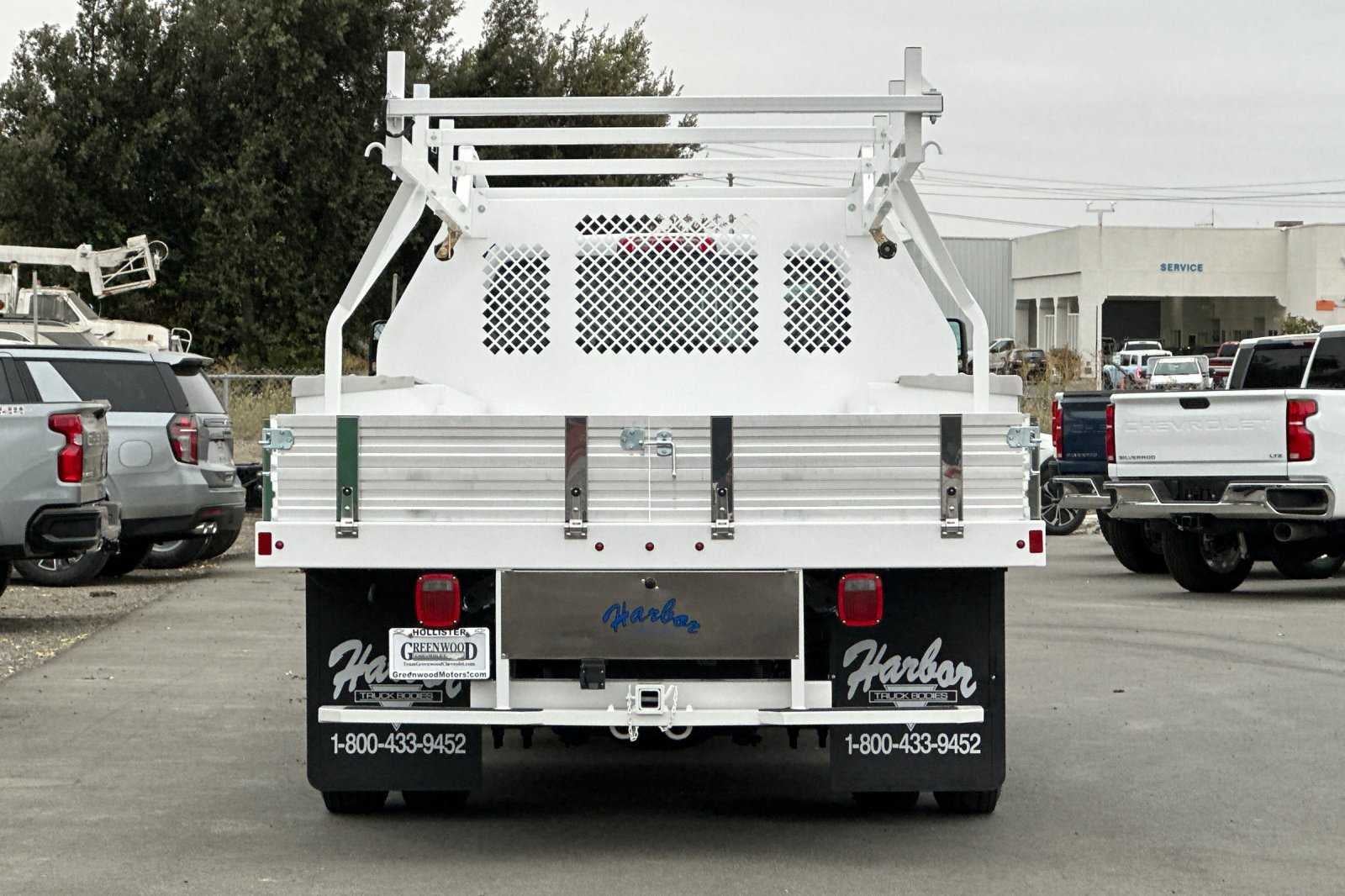 2023 Chevrolet Silverado 5500 HD Work Truck