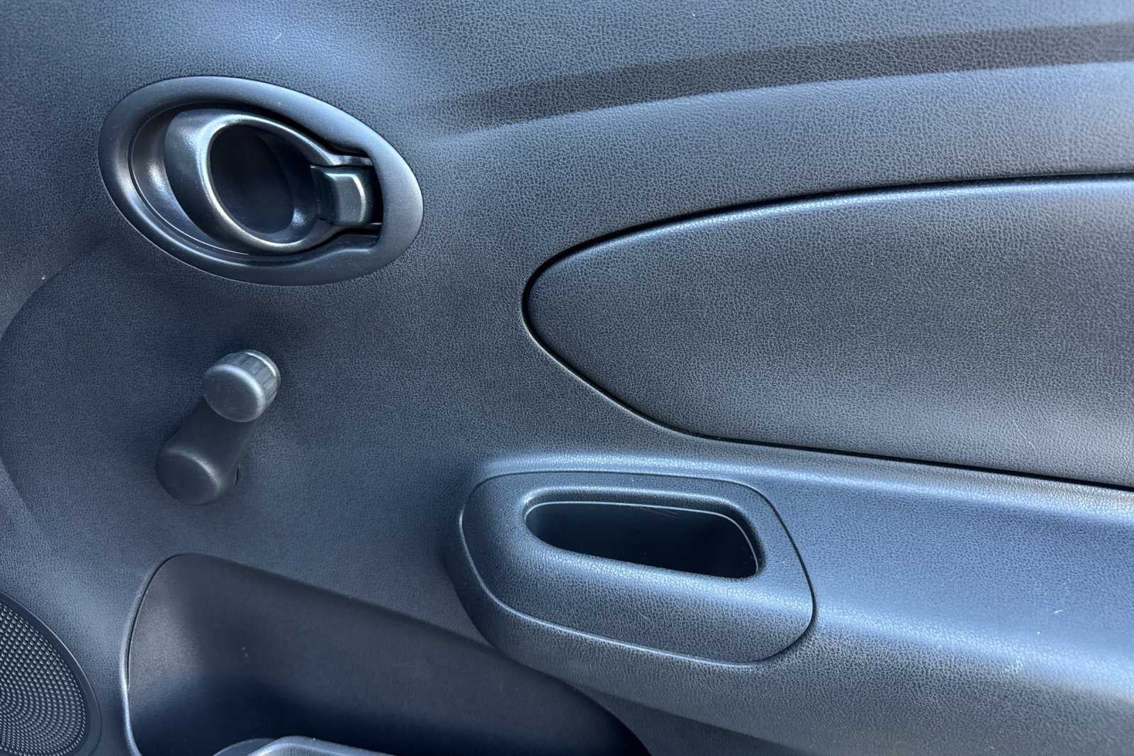 2019 Nissan Versa 1.6 S