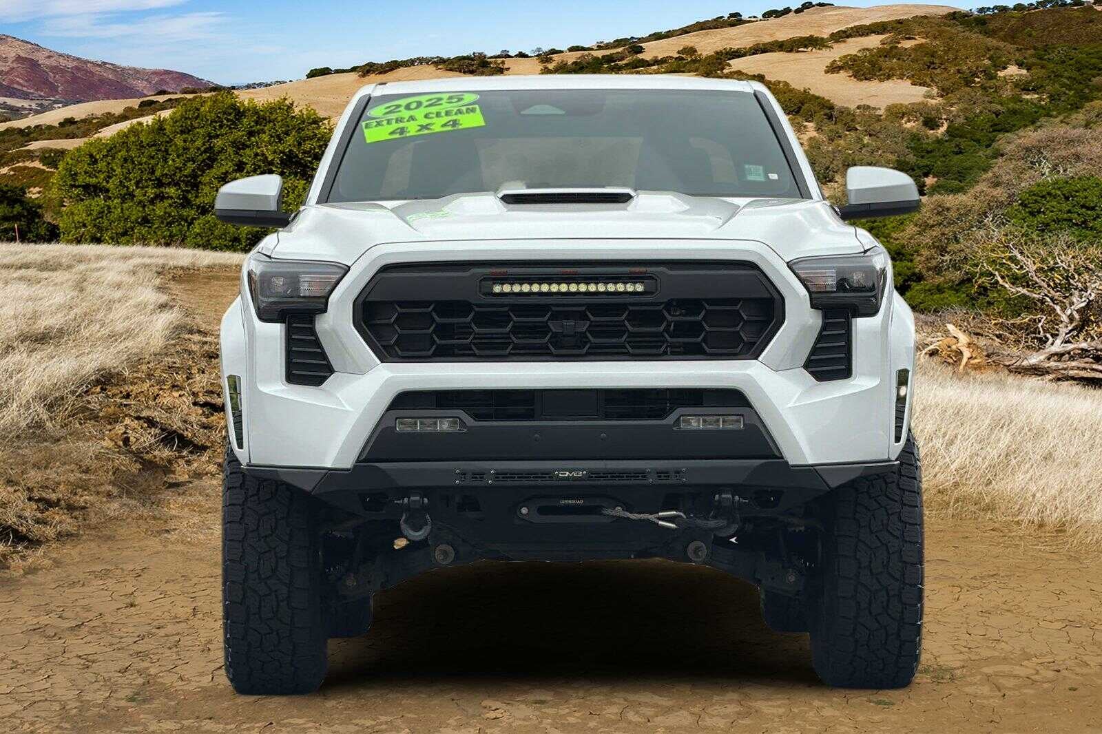 2025 Toyota Tacoma Hybrid TRD Sport 4WD