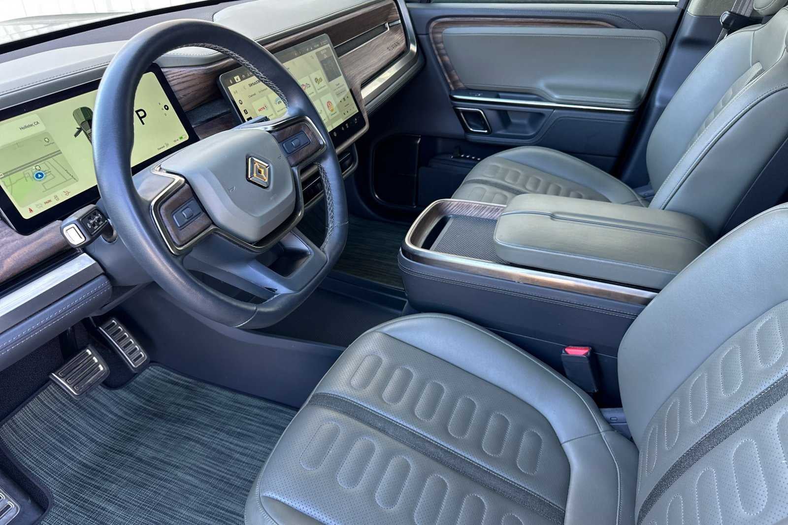 2022 RIVIAN R1T Adventure Package