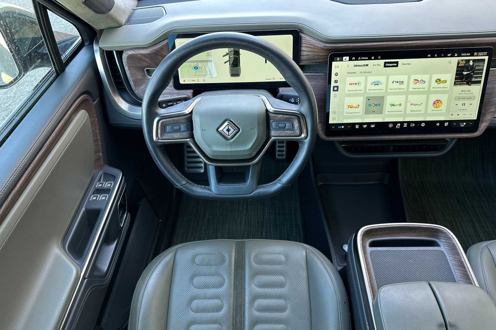 2022 RIVIAN R1T Adventure Package