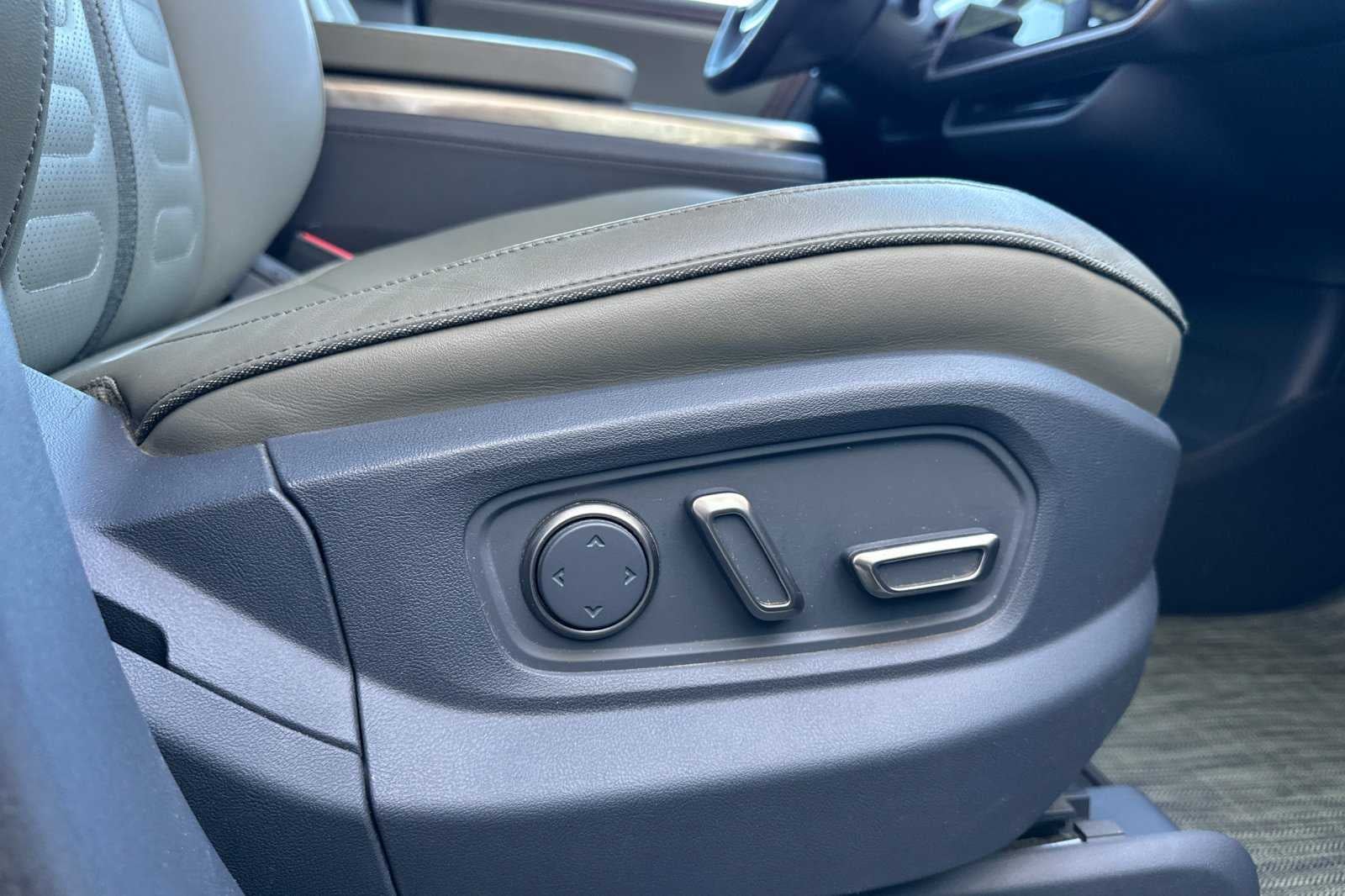 2022 RIVIAN R1T Adventure Package