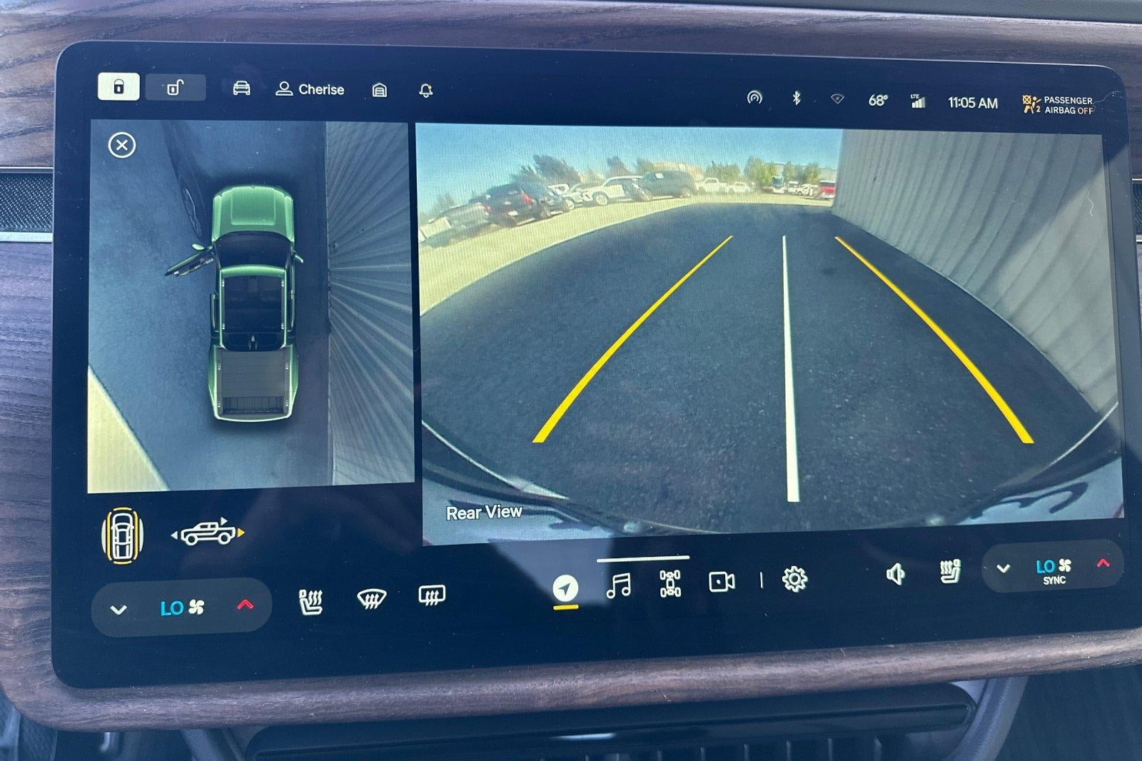 2022 RIVIAN R1T Adventure Package