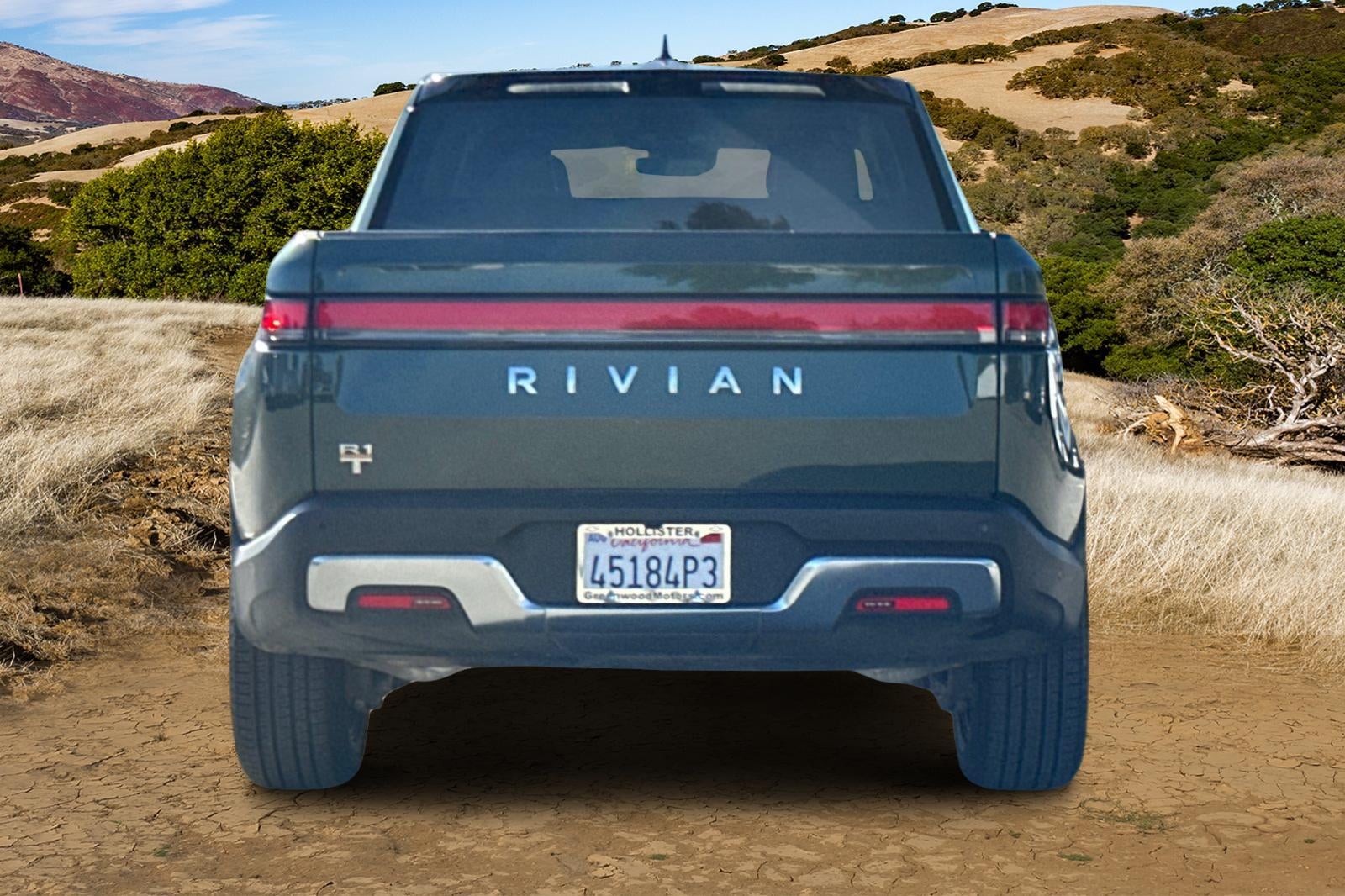 2022 RIVIAN R1T Adventure Package