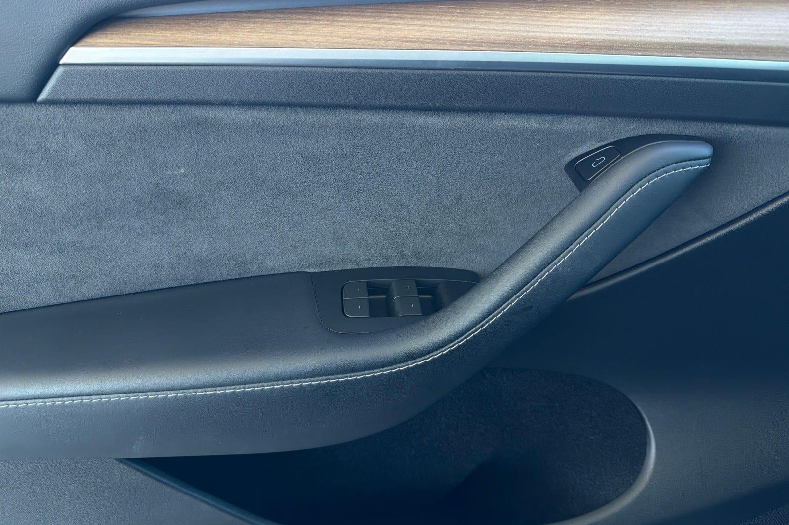 2024 Tesla Model Y Base