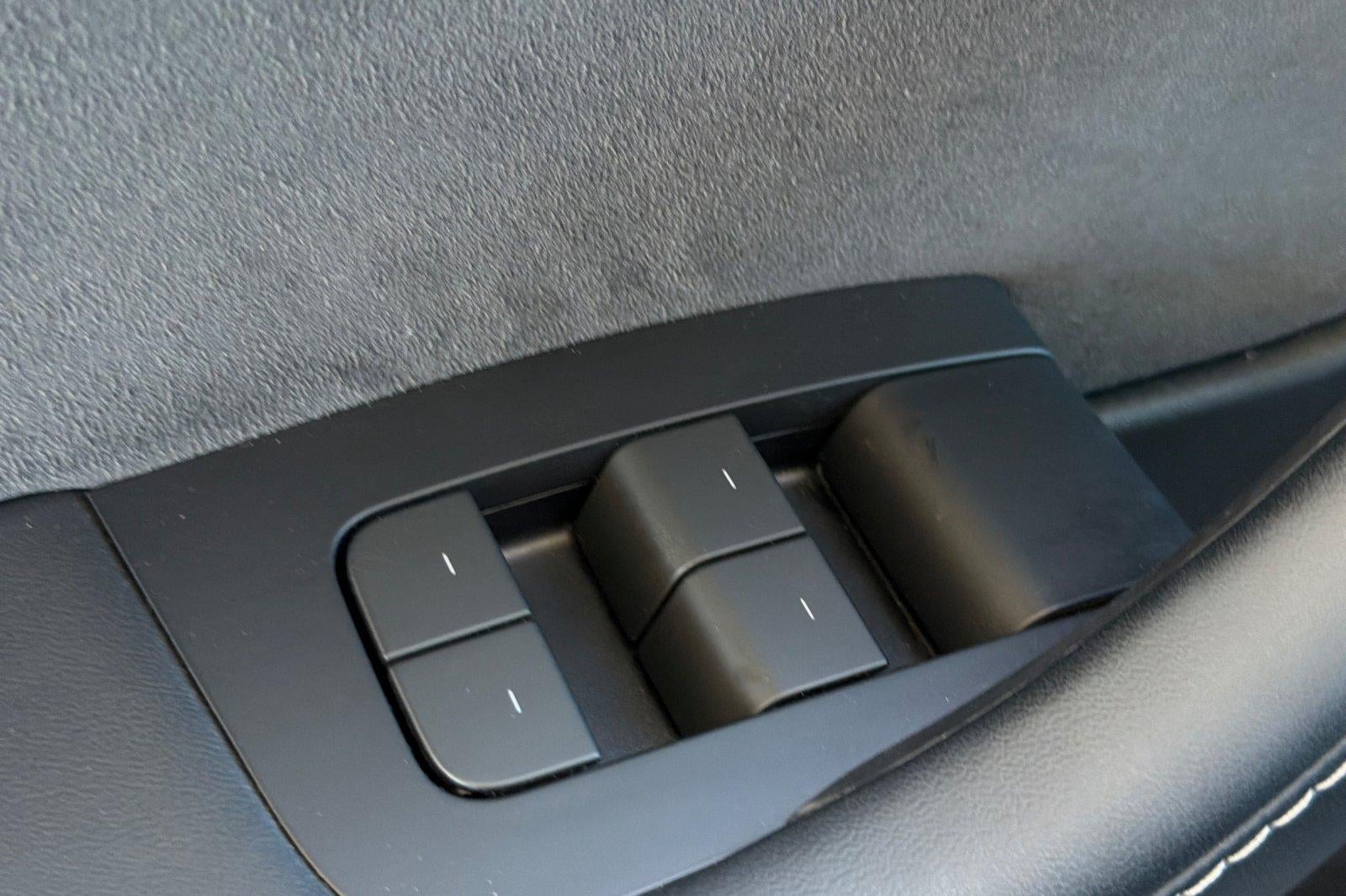 2024 Tesla Model Y Base