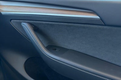 2024 Tesla Model Y Base