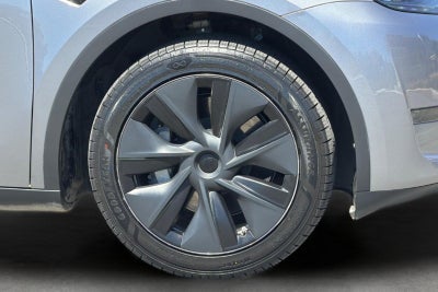 2024 Tesla Model Y Base