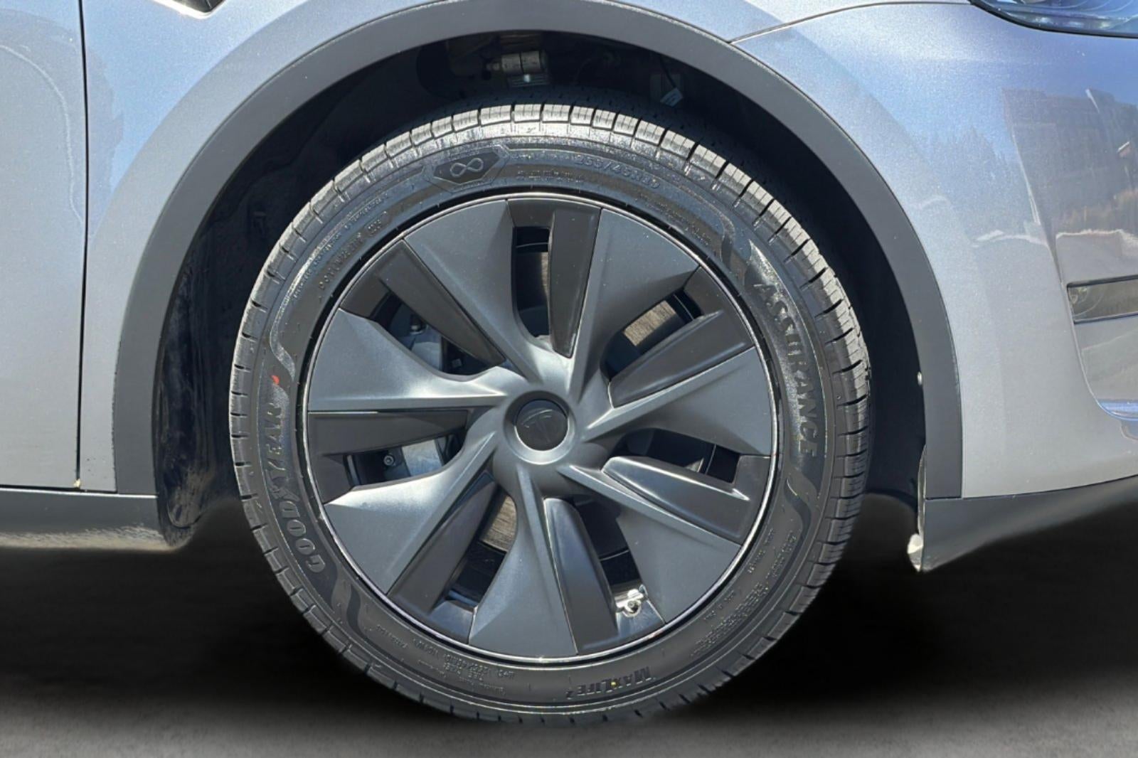 2024 Tesla Model Y Base